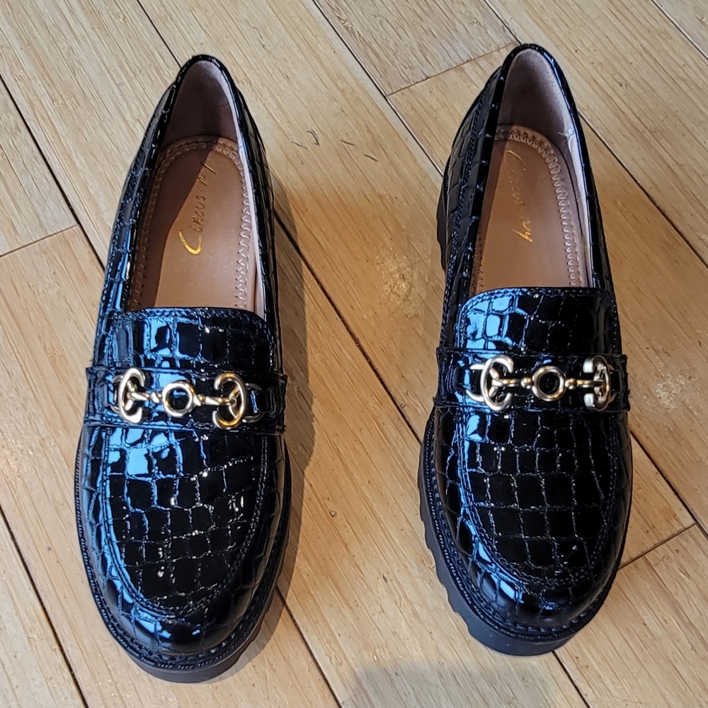 Women's shoes